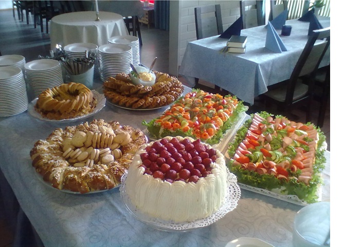 Lounasravintola Rosannen kaunis juhlakattaus